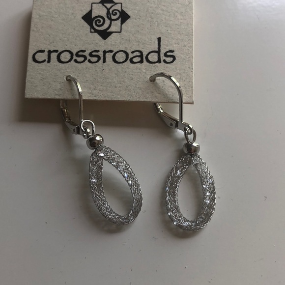 Beautiful silver mesh Celtic earrings - Picture 2 of 4